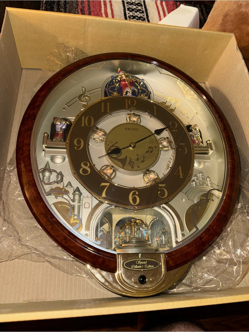 Seiko Clock with Crystal Accents (Read Description). - Picture 4 of 15
